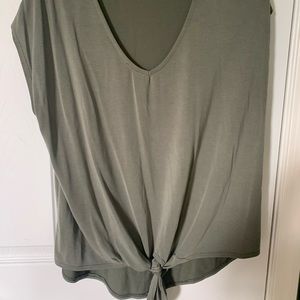 Women’s green short sleeved blouse